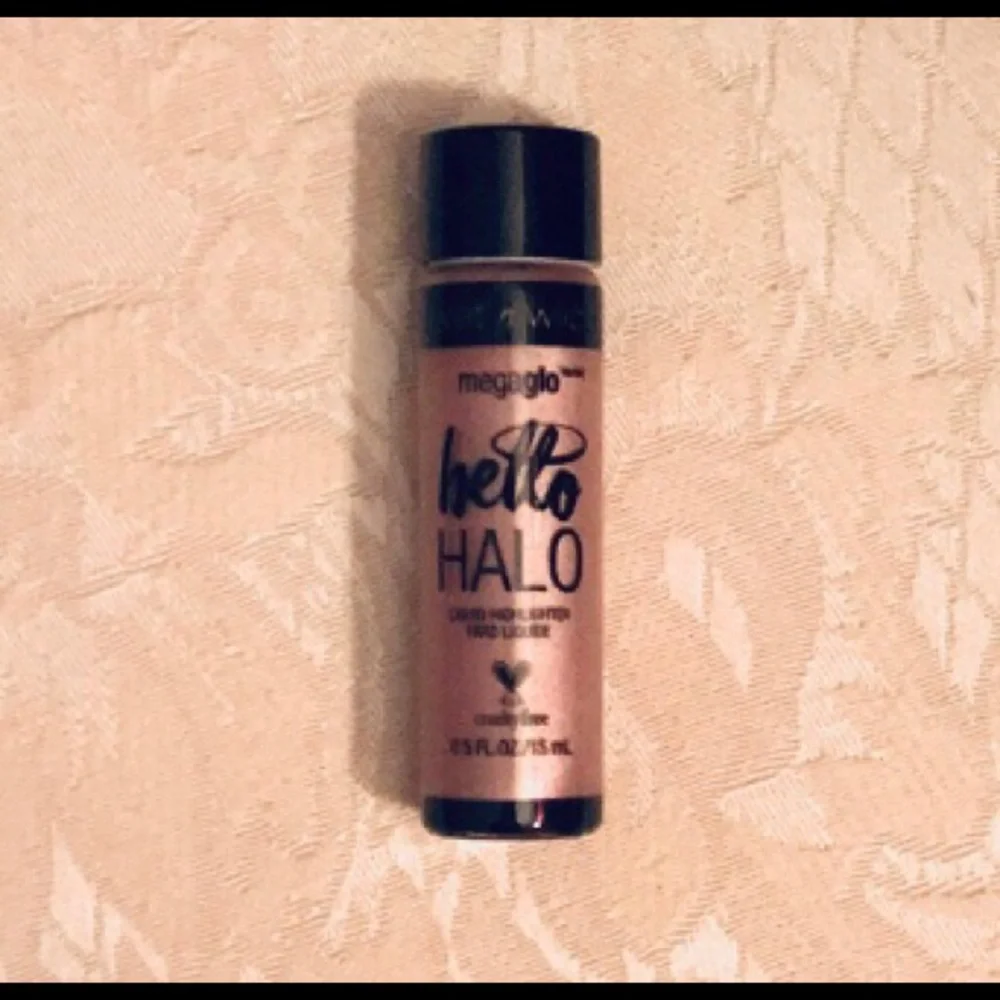 Wet N Wild Liquid Highlight in a pale pearlescent pink - Picture 2 of 5